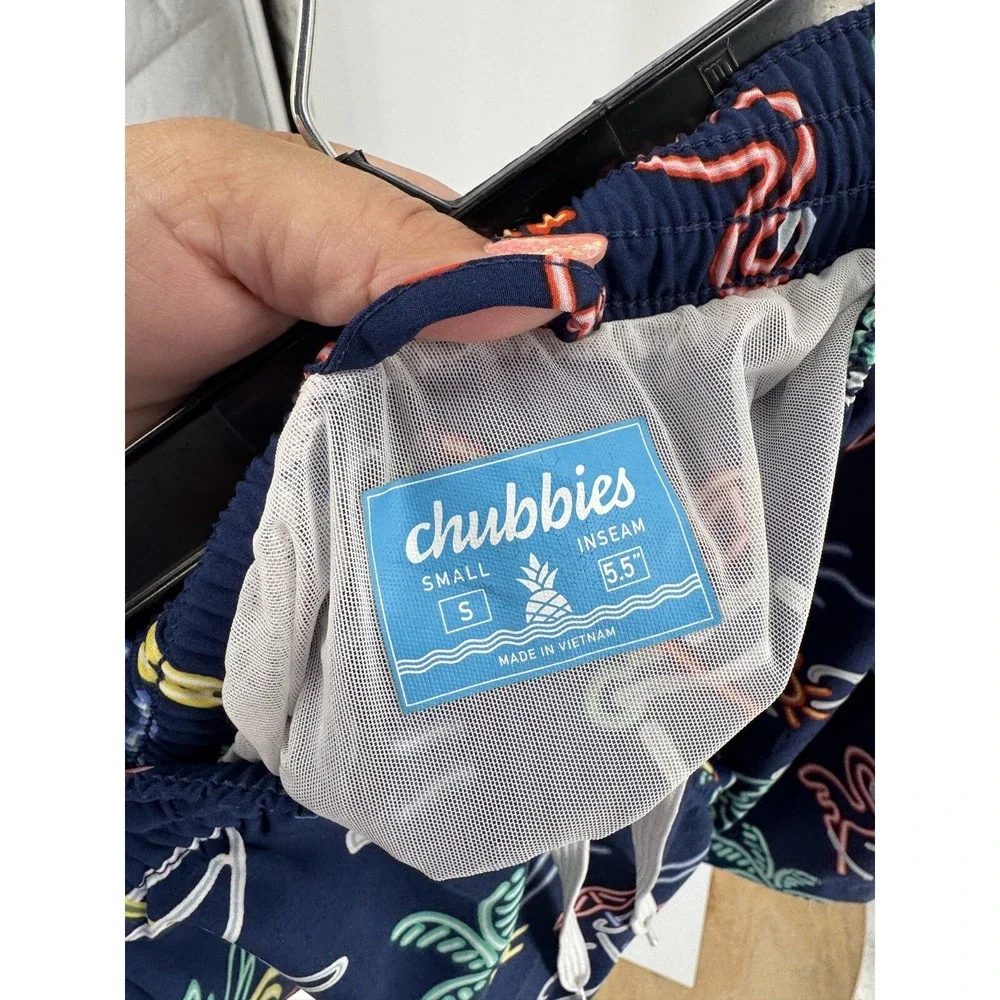 Chubbies Men's Navy Graphic The Neon Lights Swim Trunks Size Small Inseam 5.5